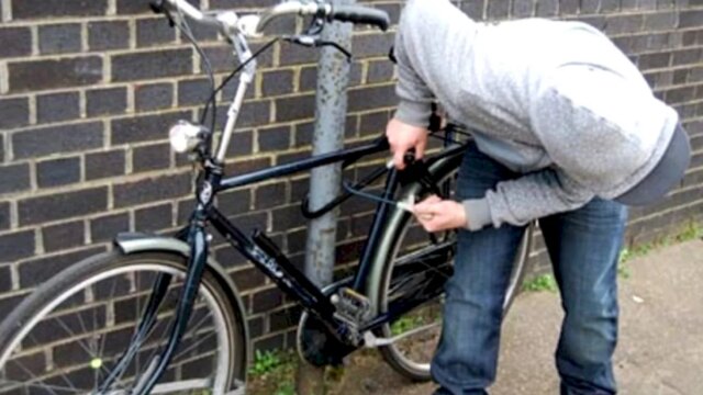 Bărbatul a furat bicicleta victimei, crezând că i-a fost furat telefonul