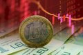 Euro se vinde peste 5,3 lei la casele de schimb, prognostic BNR pâna în 2027
