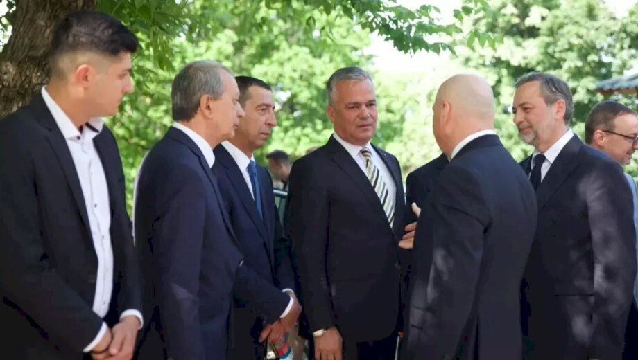 Tribunalul București suspendă hotărârile Congresului PNL și recunoaște conducerea puciștilor