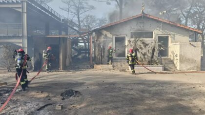 Pompieri români sting incendiu de vegetație în Franța, peste 150 butelii evacuate