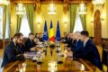 Dennis Deletant analizează cauza și beneficiarii crizei politice din România
