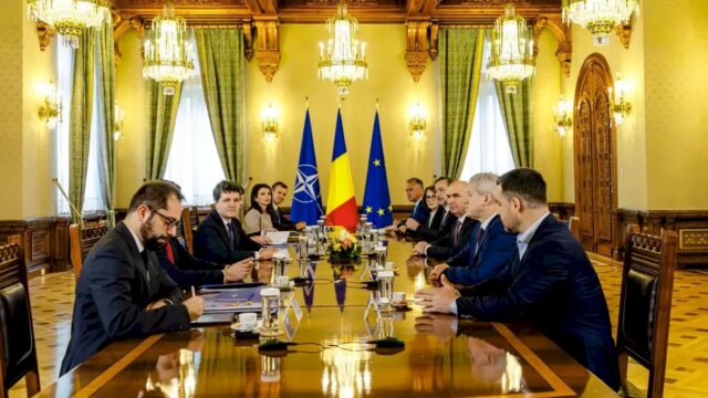 Dennis Deletant analizează cauza și beneficiarii crizei politice din România