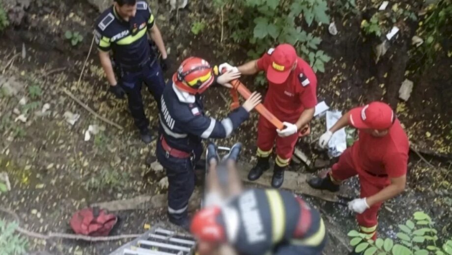 Persoană căzută într-o râpă în Muncelu de Sus, intervenție a pompierilor