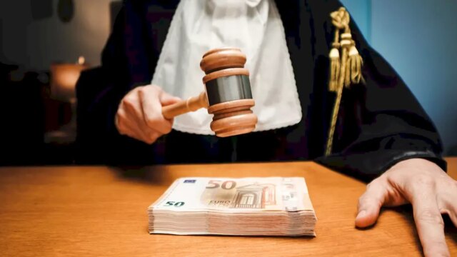 Cei mai tineri beneficiari ai pensiilor speciale de peste 10.000 euro au ieșit din activitate la 49 de ani