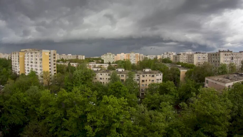 ANM anunță furtuni puternice în București de miercuri după-amiază