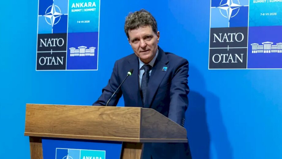 Nicușor Dan a primit un pistol Gumusay de la Erdogan și anunță planuri