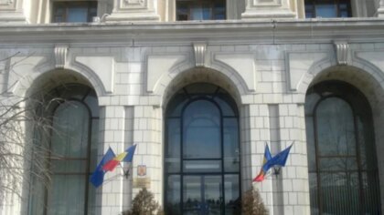 România se împrumută mai ieftin pe 10 ani, chiar fără guvern plin