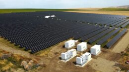 Turcii de la Defic Globe instalează două BESS-uri în Olt pentru parcuri fotovoltaice