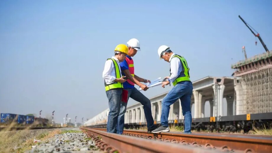 Trei companii mari angajează muncitori și ingineri în construcții și feroviar în România