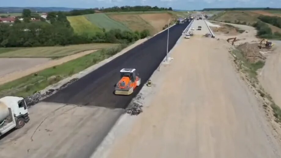 Umbrărescu nu mai are bitum pentru autostrăzi, România, prima sursă pentru Ucraina