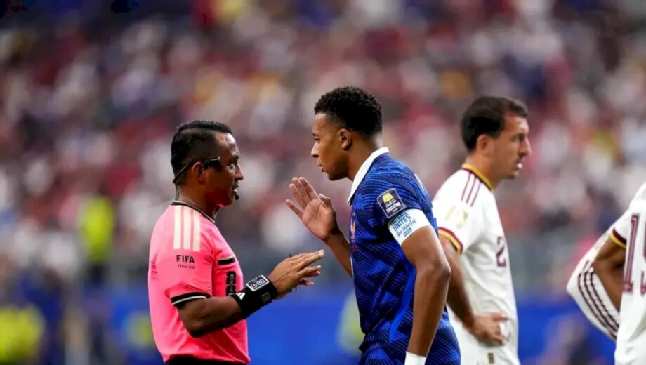 Arbitrul din El Salvador a intervenit în meciul Franța – Spania la Campionatul Mondial
