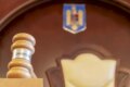 CCR analizează sesizarea lui Bolojan privind conflictul cu Instanța supremă
